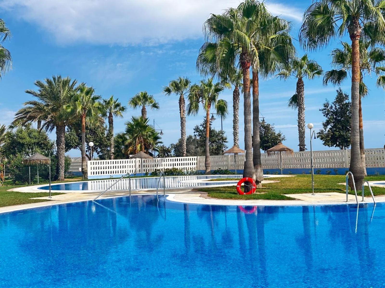 Luxurious Spacious Three Bedroom Apartment On Beachfront Almerimar Luaran gambar